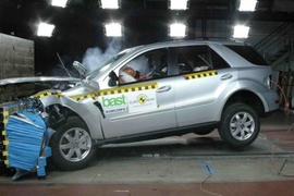 Crashtest Mercedes ML-Klasse