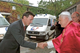 VW-Ambulanzen für den Papst