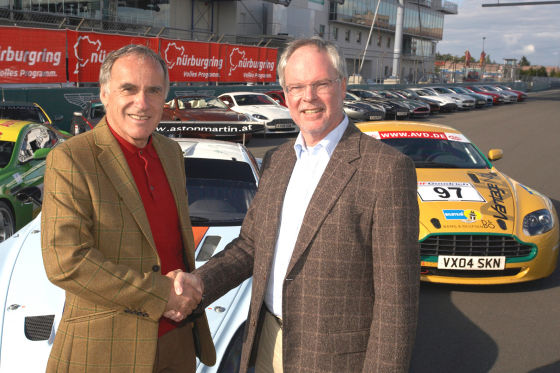 Dr. Ulrich Bez, Geschäftsführer Aston Martin und Dr. Walter Kafitz (rechts), Hauptgeschäftsführer der Nürburgring GmbH