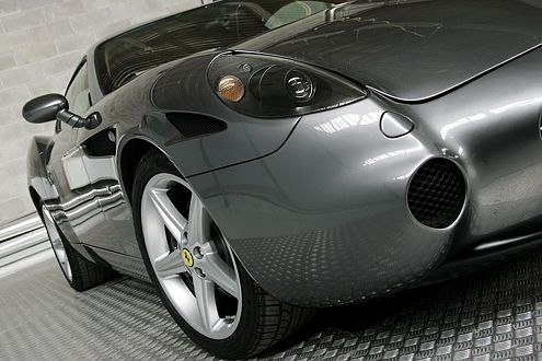 Die einzige Leihgabe von einem bereits existierenden Ferrari sind die Scheinwerfer des 612 Scaglietti.