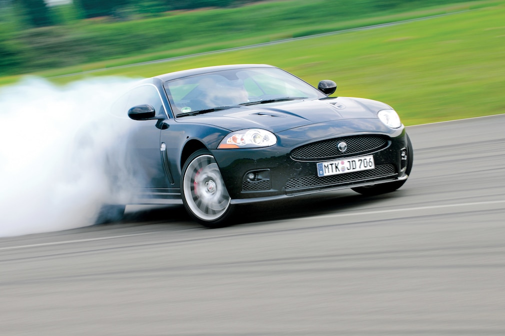 Jaguar XKR-S