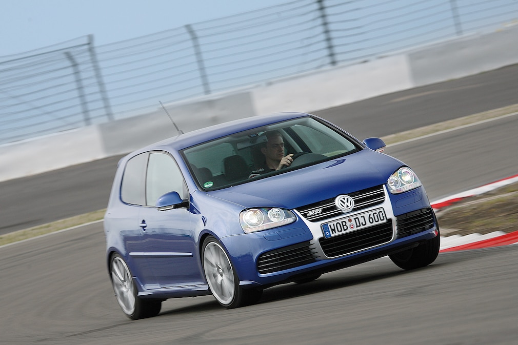 VW Golf R32