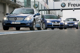 Mercedes-Benz CLC 350 VW Golf R32 BMW 130i