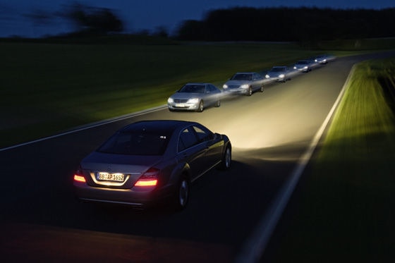Mercedes Adaptiver Fernlicht Assistent