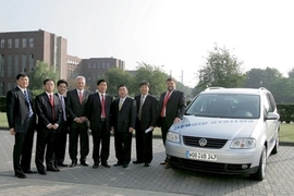 VW baut Hybrid-Touran