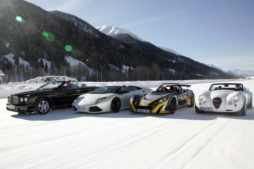 Vier Cabrios im Schnnee