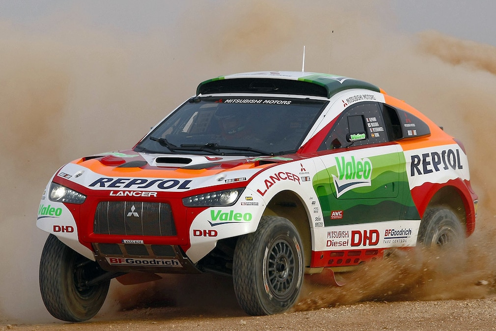Mitsubishi Racing Lancer Dakar