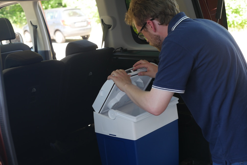 Neun elektrische Kühlboxen im Test - AUTO BILD