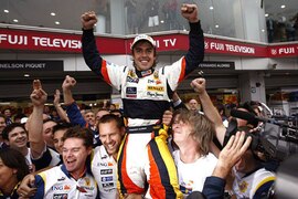 Formel-1-Fahrer Fernando Alonso und Renault-Team