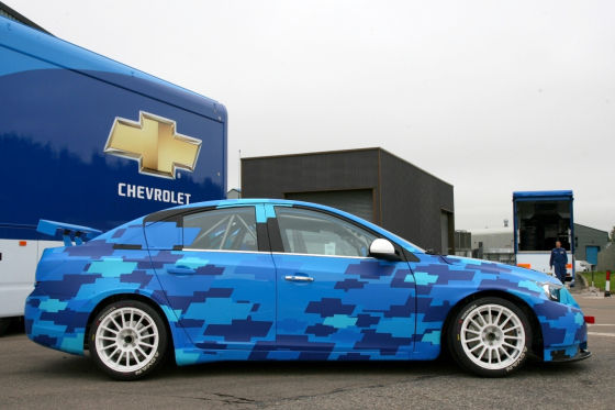 Blauer Blitz: Chevrolet wird mit neuem Cruze und bewährten Fahrern erstmals in Brasilien zu einem Rennen antreten.