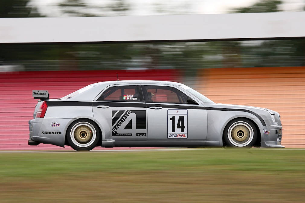 Tracktest Chrysler 300C SRT 8 von Zakspeed