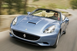 Ein V8 mit 430 PS beschleunigt den neuen Ferrari California auf 310 km/h.