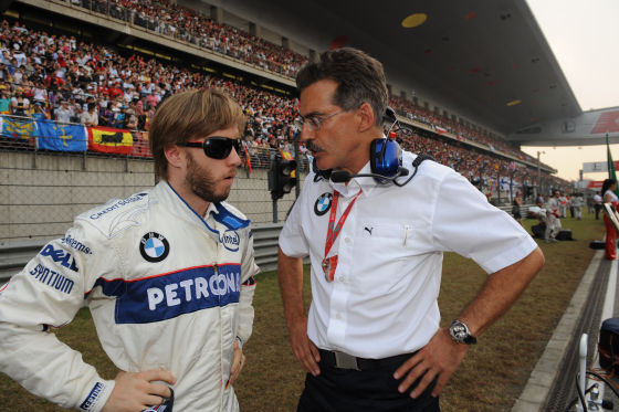 Nick Heidfeld gab sich in China mit einen fünften Platz, trotz Strafversetzung, zufrieden.