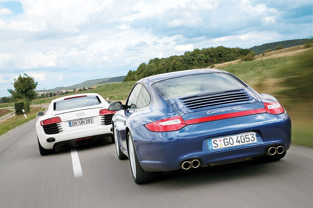 Audi R8 Porsche 911 Carrera 4S