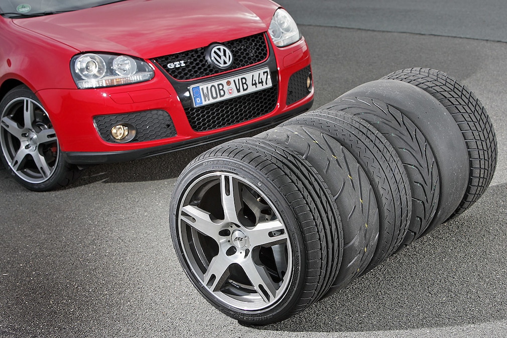 Sportreifen 225/40 R 18