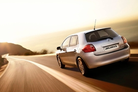 Toyota bietet den Auris ab Frühjahr 2009 mit einem neuen Benzinmotor an.