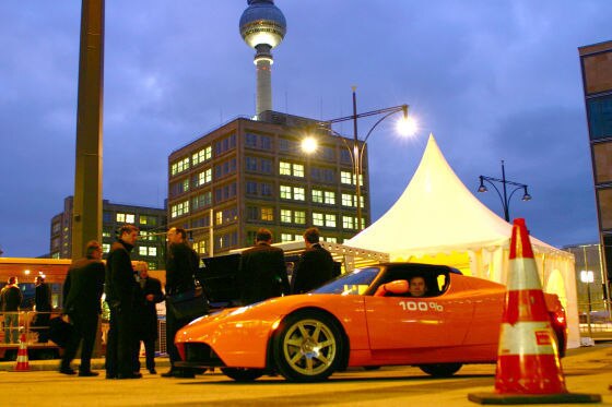 Elektrisch übern Alex: In Berlin tummelt sich zurzeit alles, was mit Strom fährt.