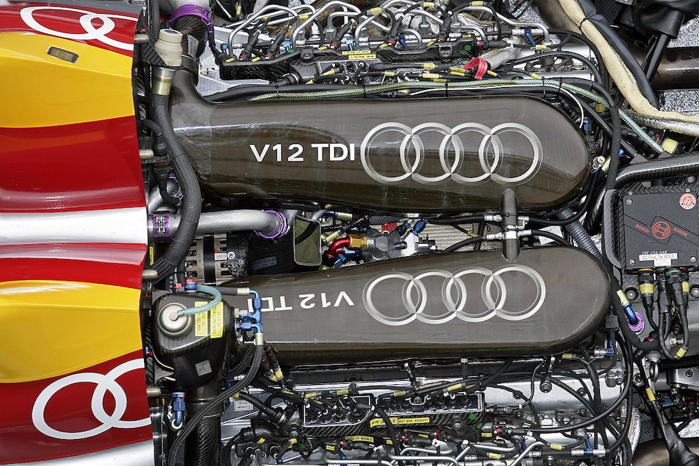 Tracktest Audi A4 DTM Audi R10 TDI
