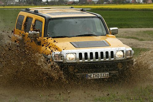 Dick im Dreck: GM, zu denen auch Hummer gehört, stehen kurz vor der Pleite.