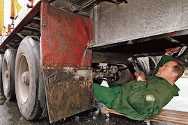 Überprüfung eines Lkw