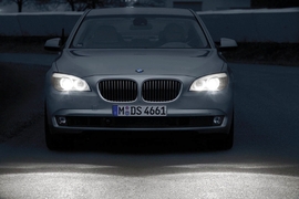 BMW 7er, adaptive Leuchtweitenregulierung