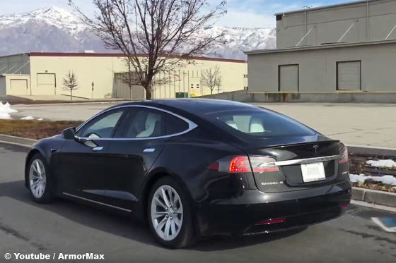 19,5 Zoll messen die Reifen. Sie sollen selbst Maschinengewehr-Salven standhalten.