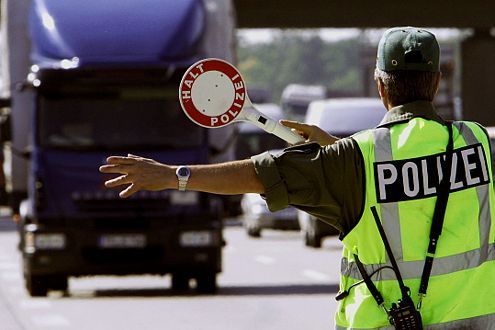 Polizei Autobahn Lkw