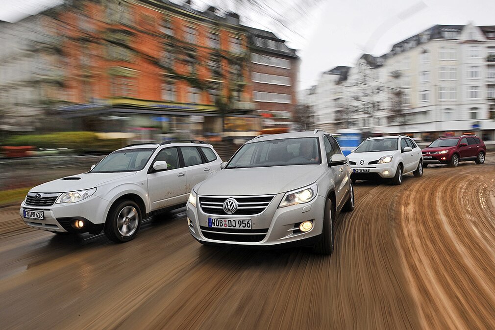 Subaru Forester 2.0 D VW Tiguan 2.0 TDI Renault Koleos 2.0 dCi Mitsubishi Outlander 2.2 DI-D