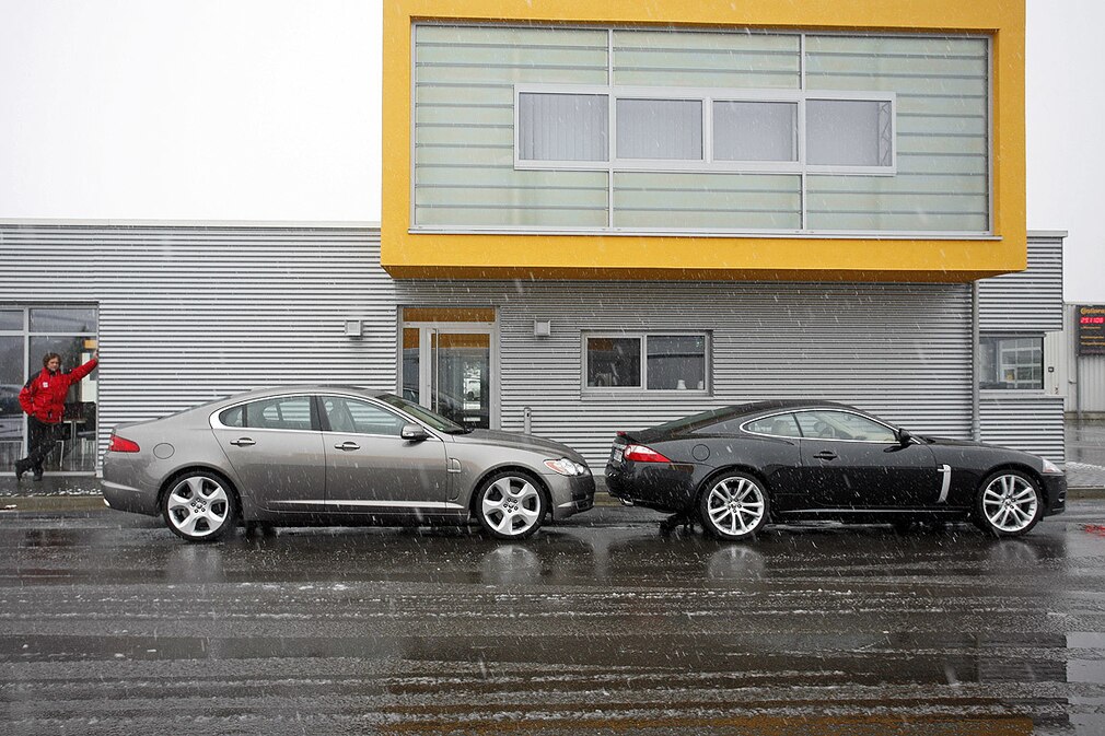 Jaguar XF SV8 Jaguar XKR