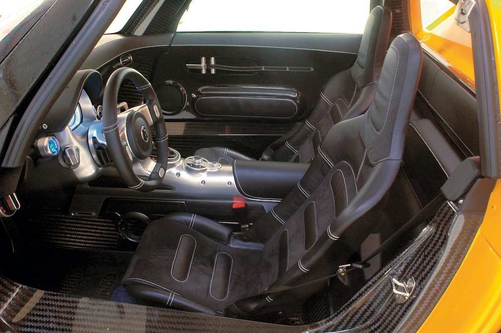 VW EcoRacer, Innenraum mit zwei Sitzen