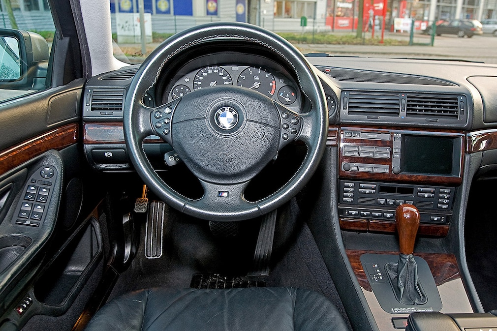 Gebrauchtwagen BMW 750i