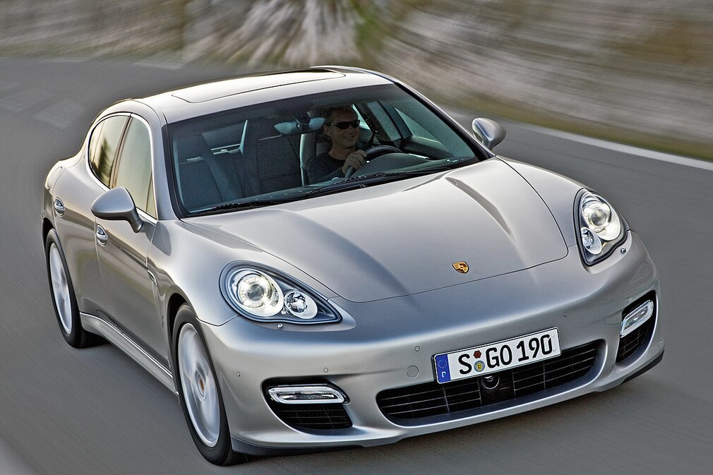 Premiere Porsche Panamera