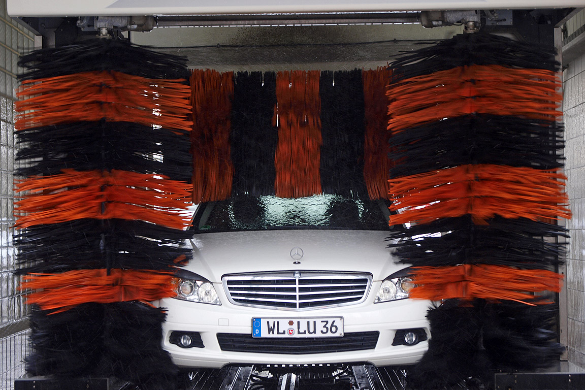 Auto waschen im Winter: Das ist zu beachten! - AUTO BILD