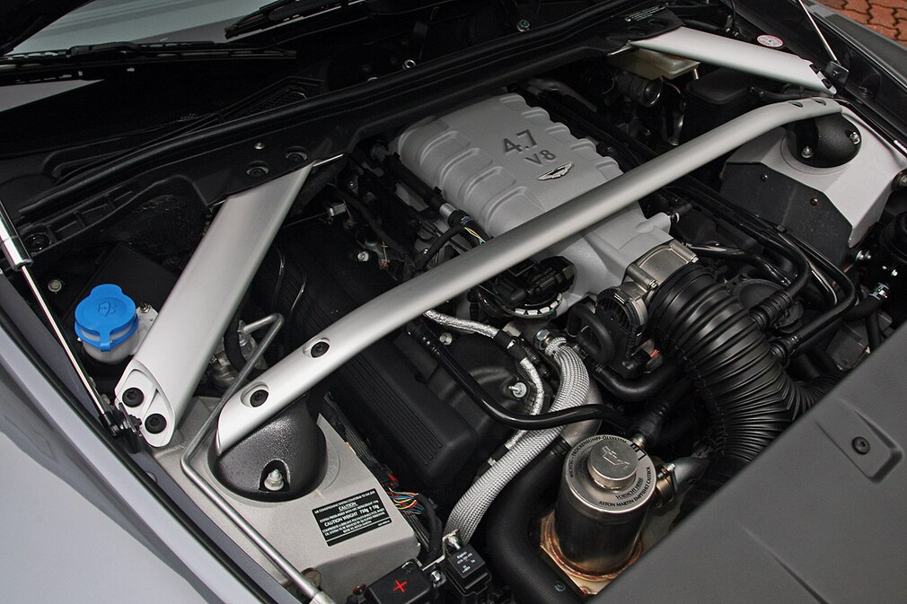 Aston Martin Cargraphic V8 Vantage