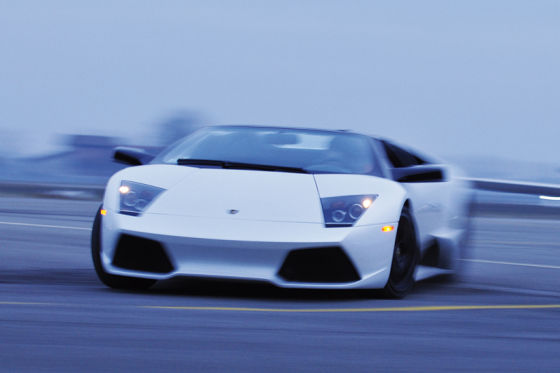 Der Macho-Sportler: Der Lamborghini Murciélago LP-640 Roadster sieht hart aus, ist aber eine ehrliche Haut.