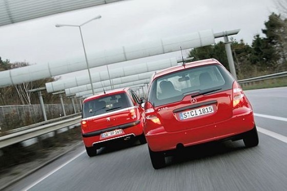 Test Mercedes A 150 gegen Peugeot 1007 1.4