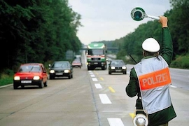 Demnächst könnten Autofahrer zur - freiwilligen - DNA-Probe herausgewunken werden.