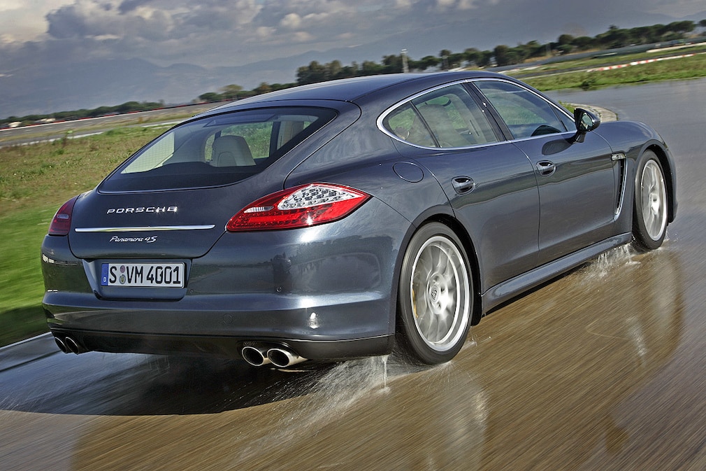 Porsche Panamera 4S