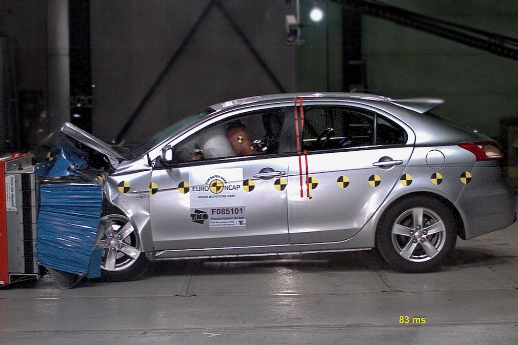 Crashtest Mitsubishi Lancer