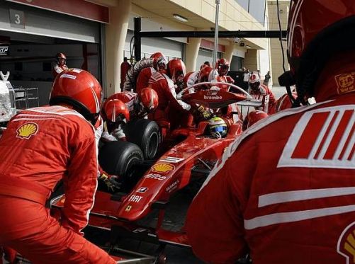 Boxenstopp-Training bei Ferrari: Die Ampelanlage ist wieder aufgebaut...