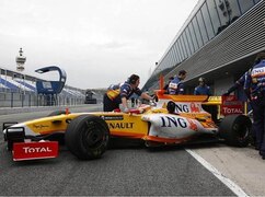 Bestzeit vor heimischem Publikum: Fernando Alonso in Jerez de la Frontera