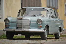 Mercedes 200 D W 110