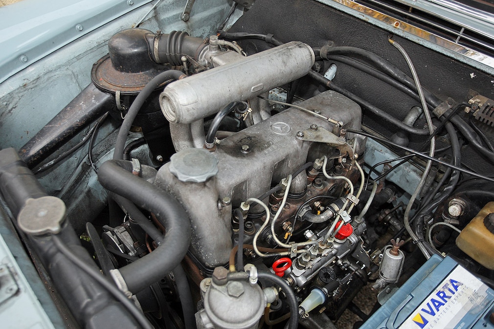 Mercedes 200 D (1966) W110