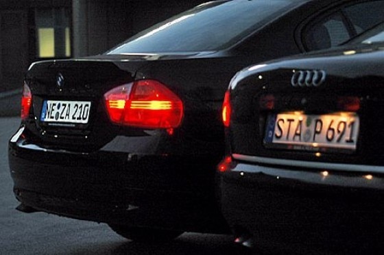 Das selbstleuchtende Nummernschild