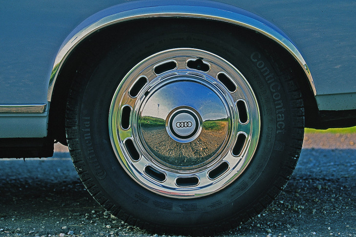 Audi 100 LS