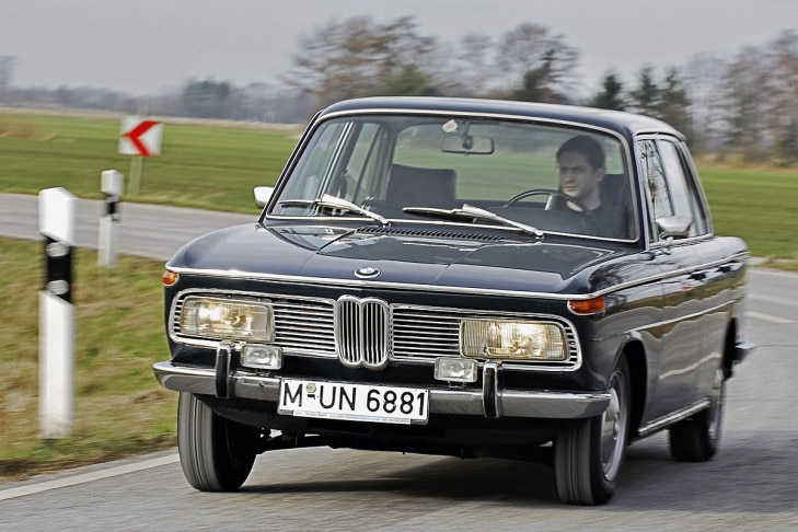 BMW 2000