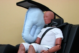 Zentraler Rücksitzairbag von Toyota