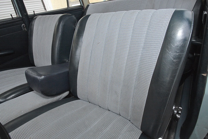 Mercedes-Benz 200 D W110