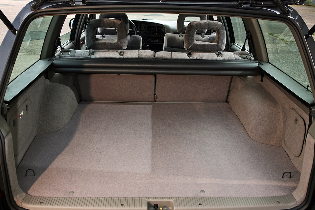 Opel Omega 2.0i Caravan