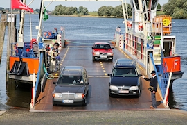 Mercedes 124 T Opel Omega Caravan Volvo 240 Kombi